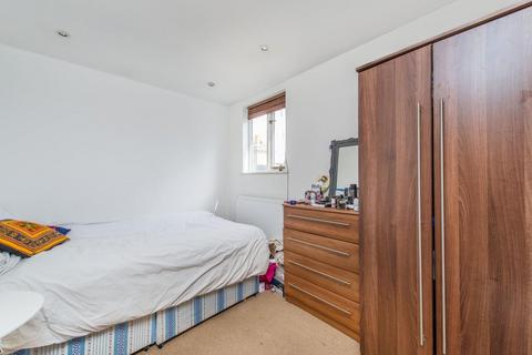 2 bedroom flat to rent, Beechdale Road, SW2