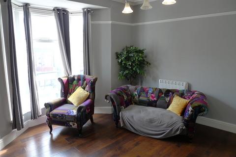 4 bedroom maisonette for sale, High Street, Buxton