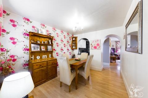 13 Linnet Way, Purfleet-on-thames, RM19 1TE