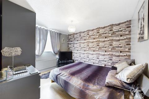 13 Linnet Way, Purfleet-on-thames, RM19 1TE