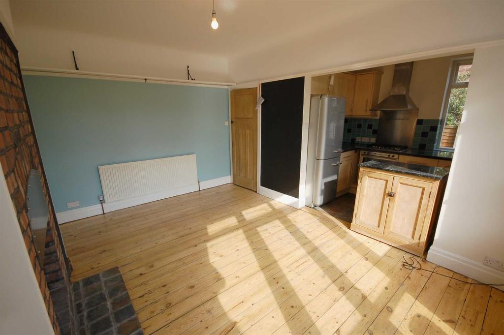 Old Lansdowne Road, West Didsbury 3 bed semidetached house £1,600