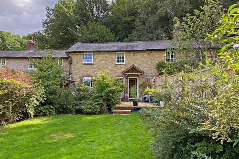 12 The Enterdent, Godstone, RH9 8EG