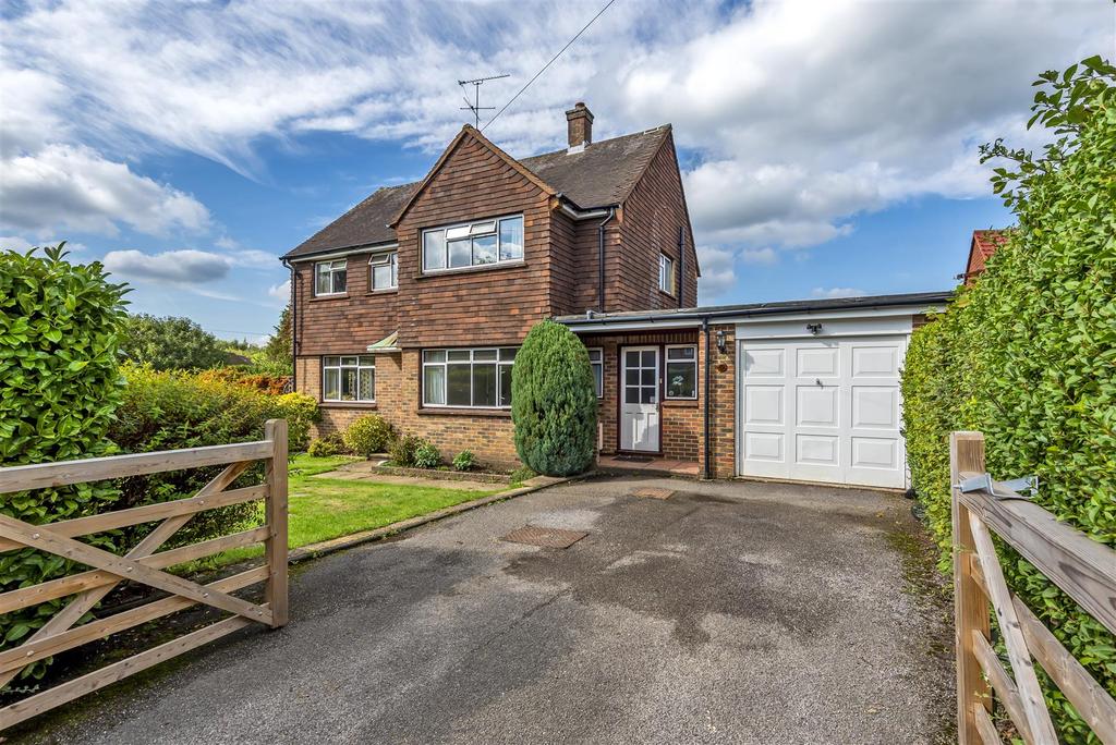 Northcote Crescent, West Horsley 4 bed detached house £860,000