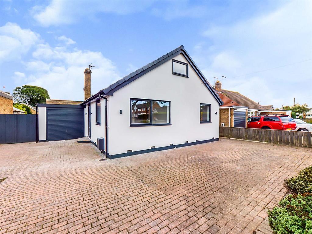 Westlands Way, Leven, Beverley 4 bed detached house £340,000