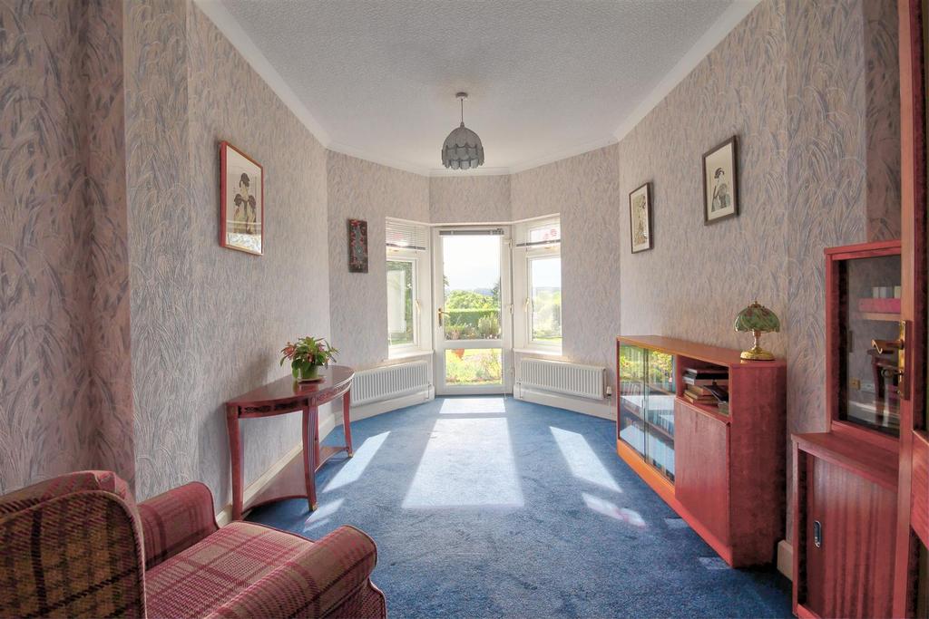 Sun / Sitting Room