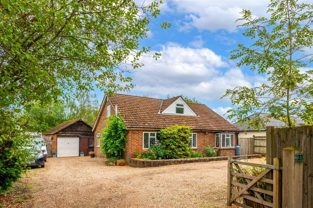 Reigate Road, Horley 4 bed detached house £875,000