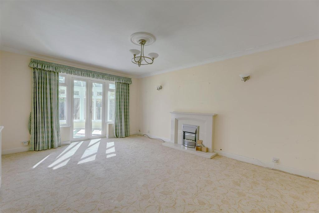 Compton Close, Solihull 2 bed detached bungalow £500,000
