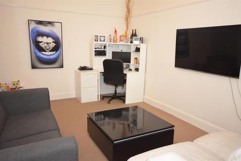 3 bedroom house to rent - The Drive