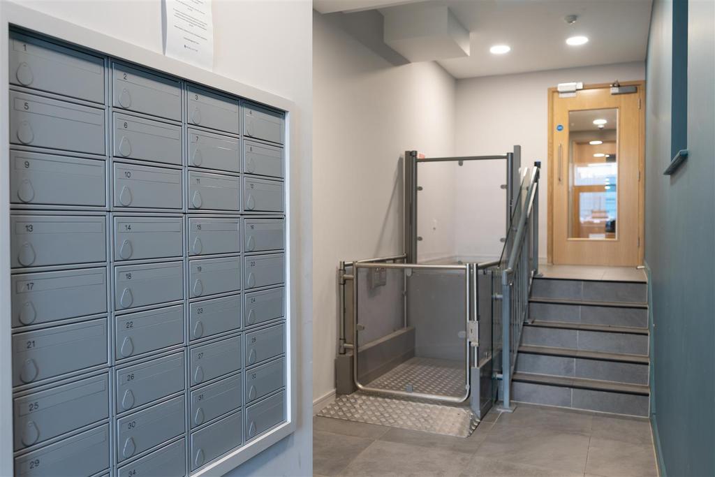 Building entrance.jpg
