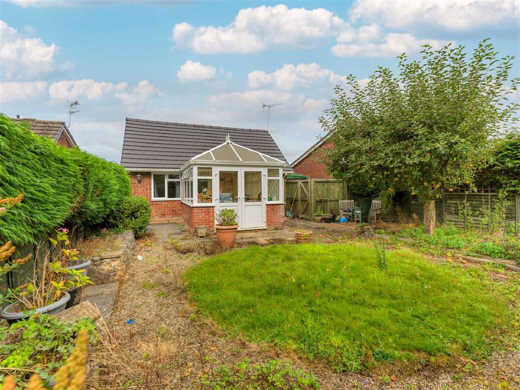 Sandringham Avenue, Oswestry, SY11 2 bed bungalow £210,000