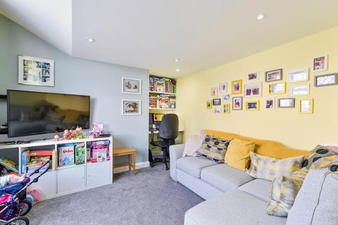 58 The Glade, Epsom, KT17 2HB