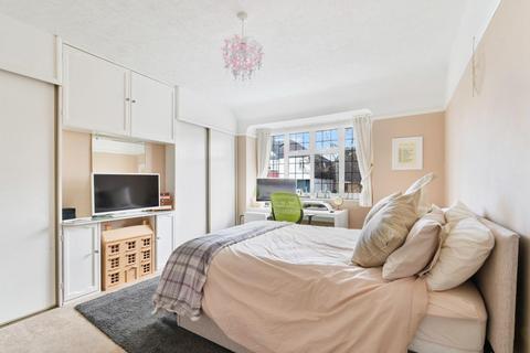 58 The Glade, Epsom, KT17 2HB