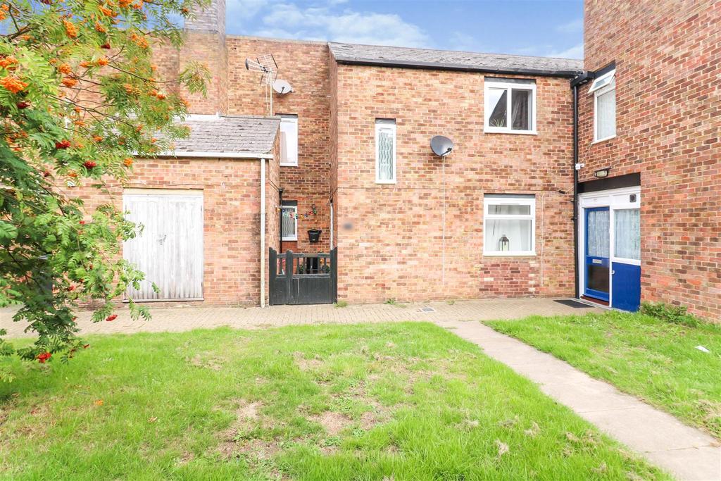 Brockles Mead, Harlow 3 bed terraced house £350,000