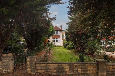 201 London Road, Ewell, Epsom, KT17 2BT