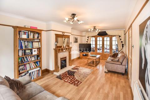 137 Barton Road, Barton Seagrave, Kettering, NN15 6RT