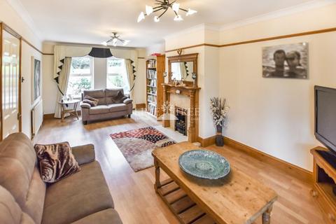137 Barton Road, Barton Seagrave, Kettering, NN15 6RT
