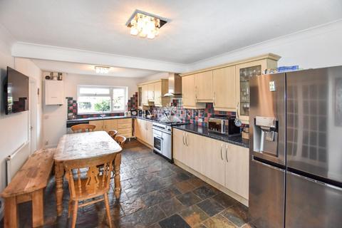 137 Barton Road, Barton Seagrave, Kettering, NN15 6RT