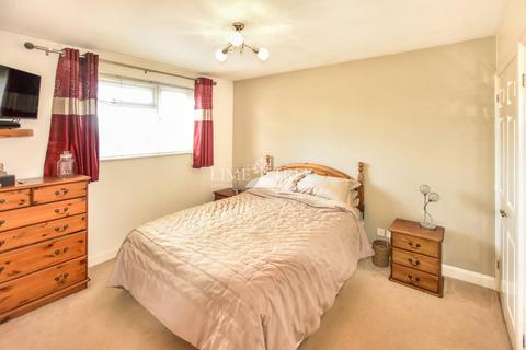 137 Barton Road, Barton Seagrave, Kettering, NN15 6RT