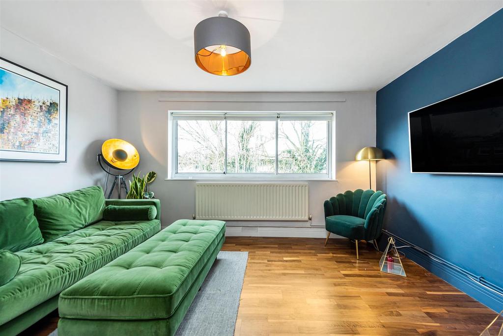 Carlton Drive, Putney 2 bed flat for sale £475,000