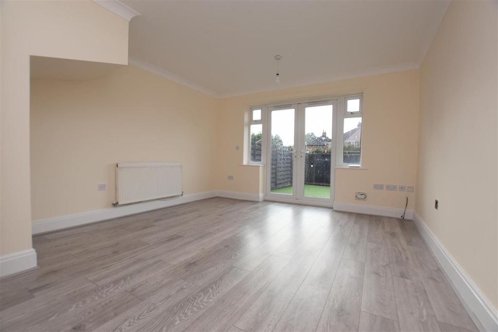 Maybury Road, Hull 3 bed end of terrace house £125,000