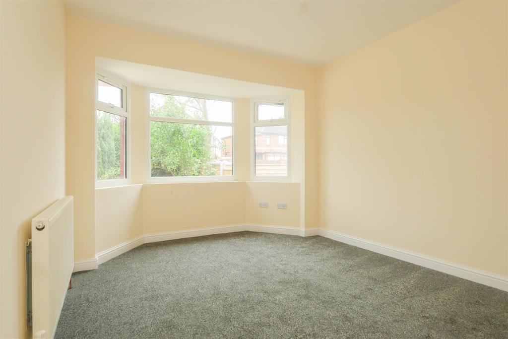 Leeds And Bradford Road, Bramley, LS13 1HB 3 bed semidetached house