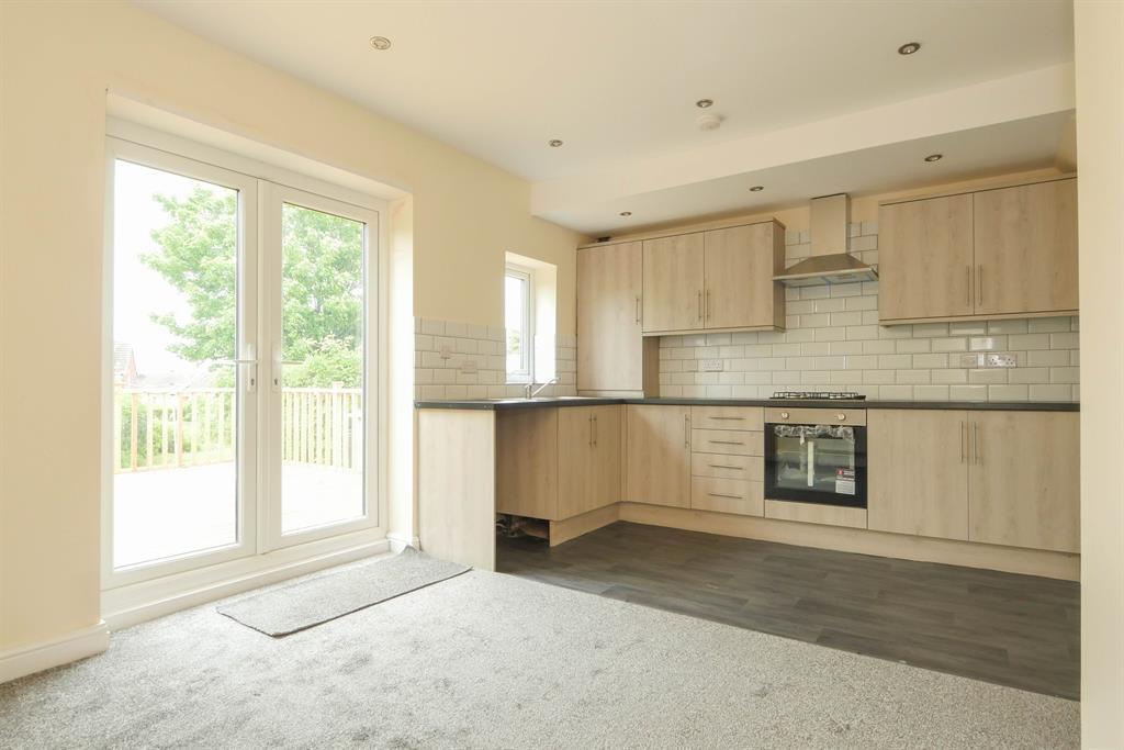 Leeds And Bradford Road, Bramley, LS13 1HB 3 bed semidetached house