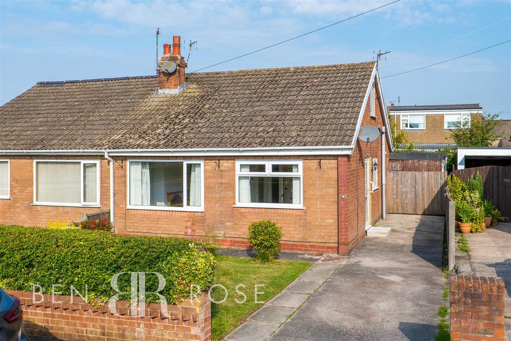 Yew Tree Avenue, Euxton, Chorley 2 bed bungalow £179,995