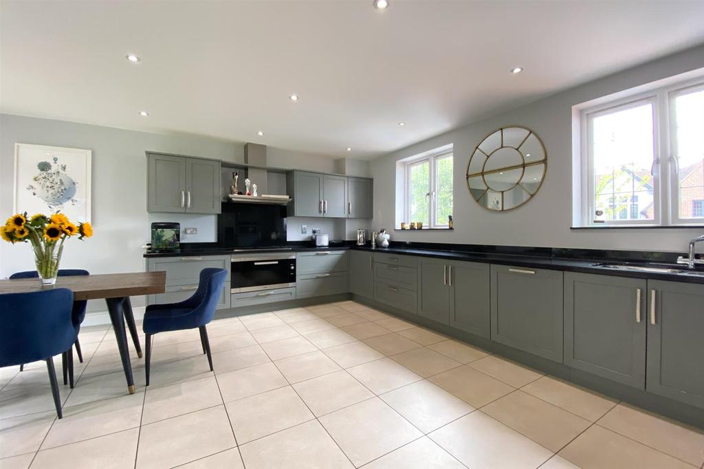Kitchen one.jpg