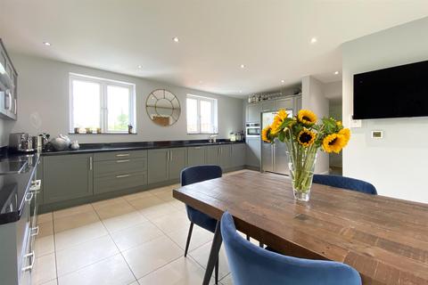 17 Hereward Mount, Stock, Ingatestone, CM4 9PS