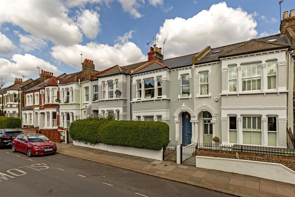 Oakhill Road, Putney 2 bed flat £725,000