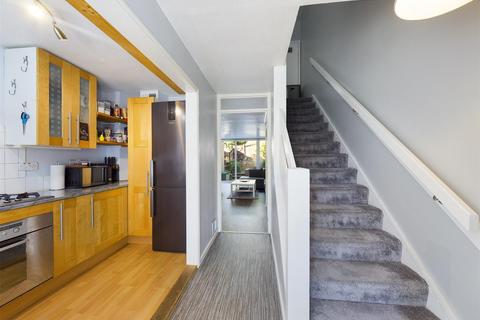 16 Hollywoods, Croydon, CR0 9JG