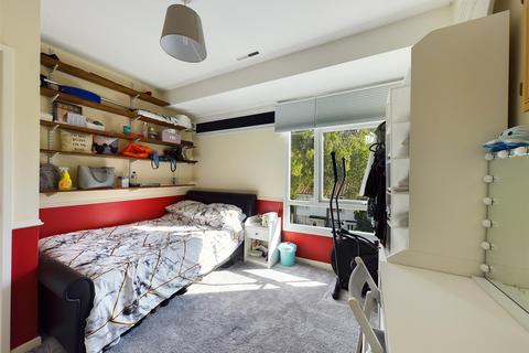 16 Hollywoods, Croydon, CR0 9JG
