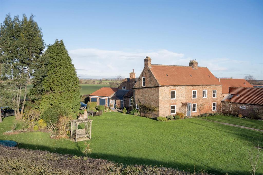 Linton On Ouse, Nr Easingwold 6 bed house for sale £795,000