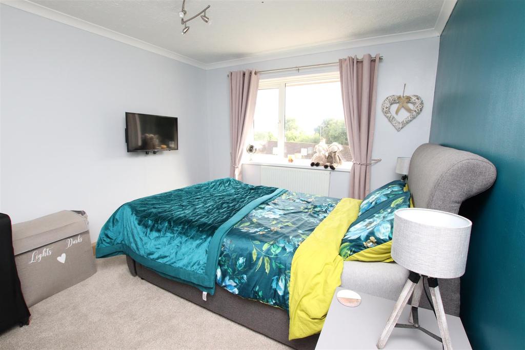 Bedroom 1.JPG
