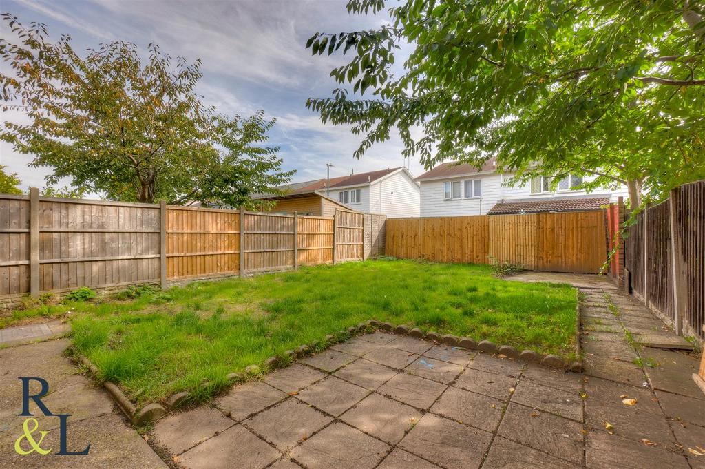 Longmead Drive, Nottingham 2 bed end of terrace house £150,000