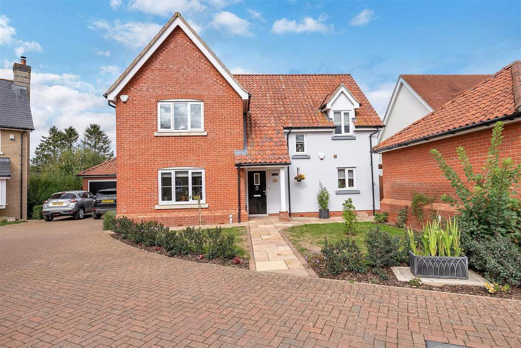 Shrubbery Close, Hessett 4 bed detached house £650,000
