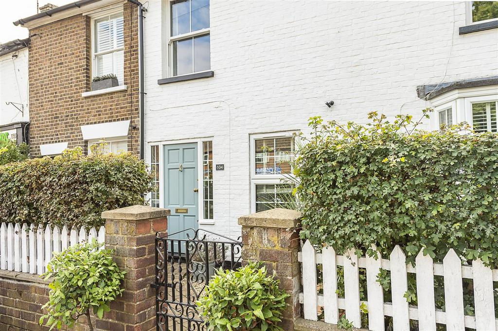 Southdown Road, Harpenden 3 bed terraced house £700,000