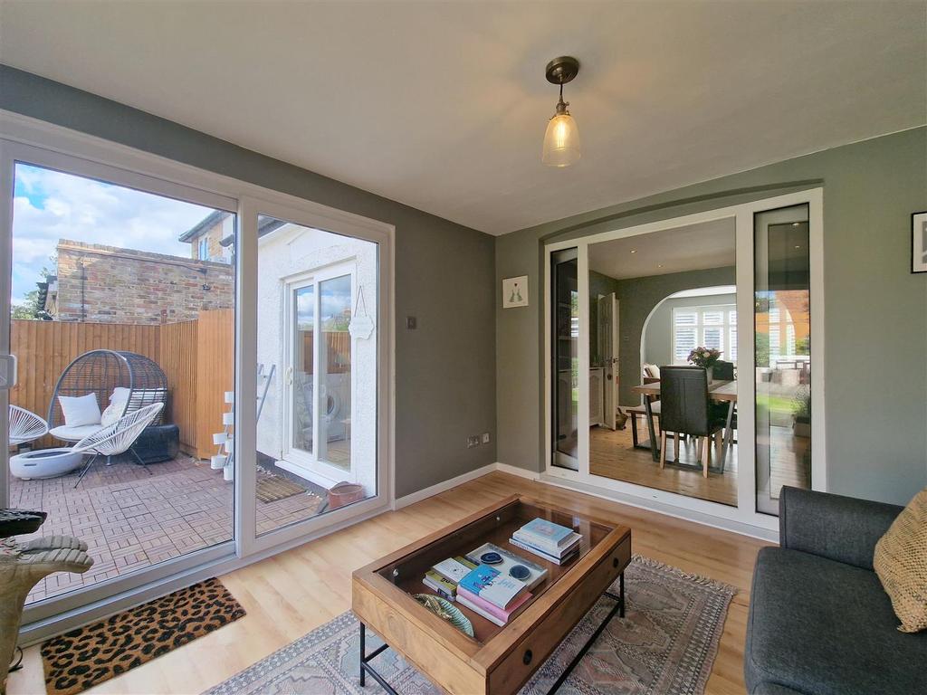 Sun room 2.jpg