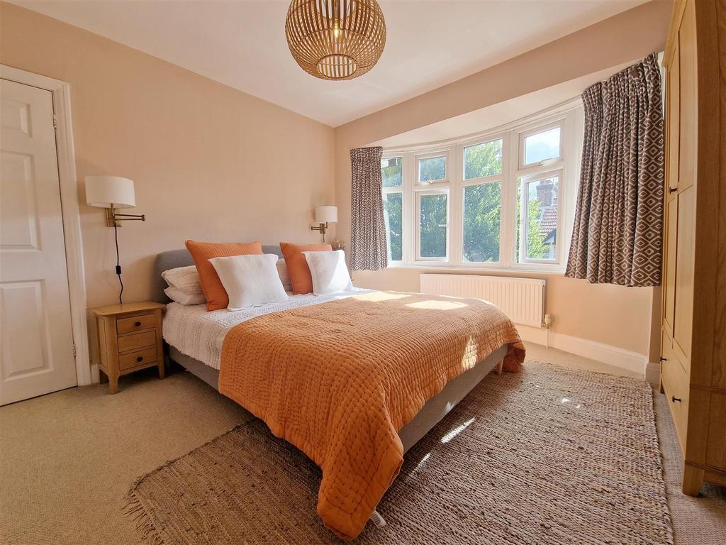 Bedroom 1.jpg