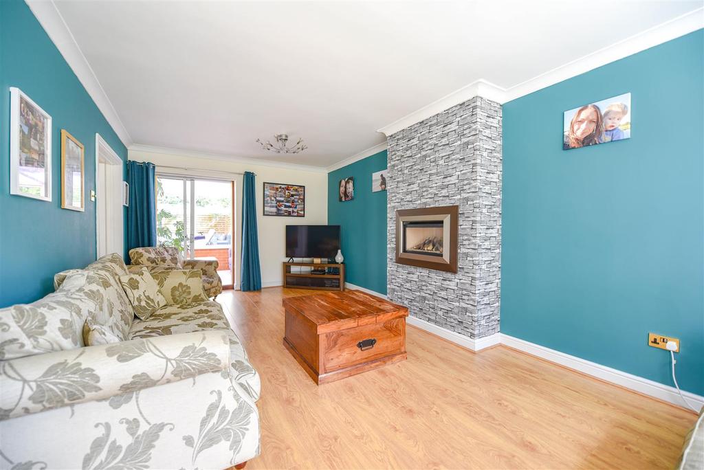 Squires Walk, Spinney Hill, Northampton 4 bed detached house £495,000