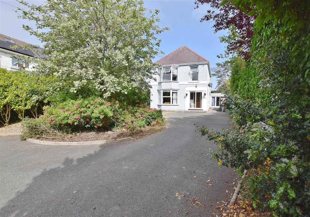 Fishguard Road, Haverfordwest 4 bed detached house £450,000