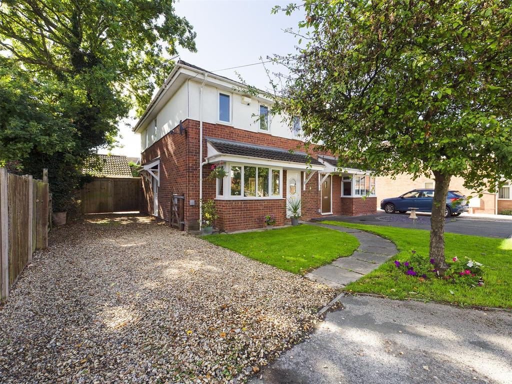 Wayside Court, Mickle Trafford, Chester 3 bed semidetached house £
