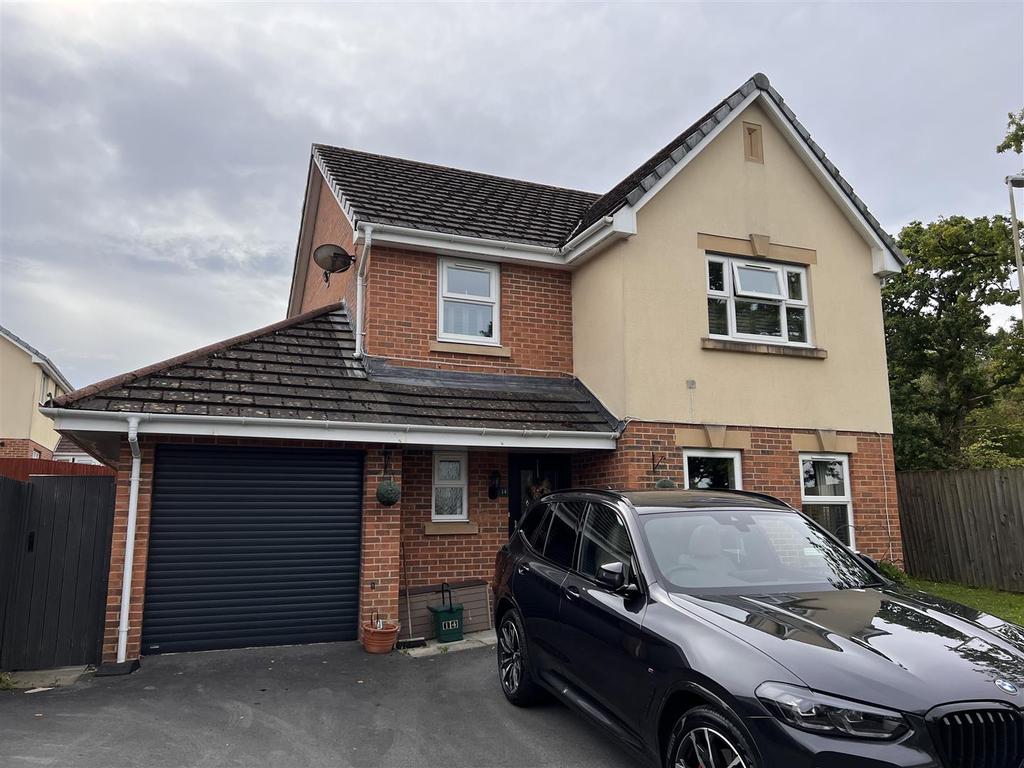 Parc Nant Y Felin, Ammanford 4 bed detached house £350,000