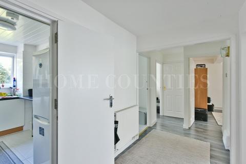 2 bedroom flat for sale - Heathfield Close, Potters Bar, EN6