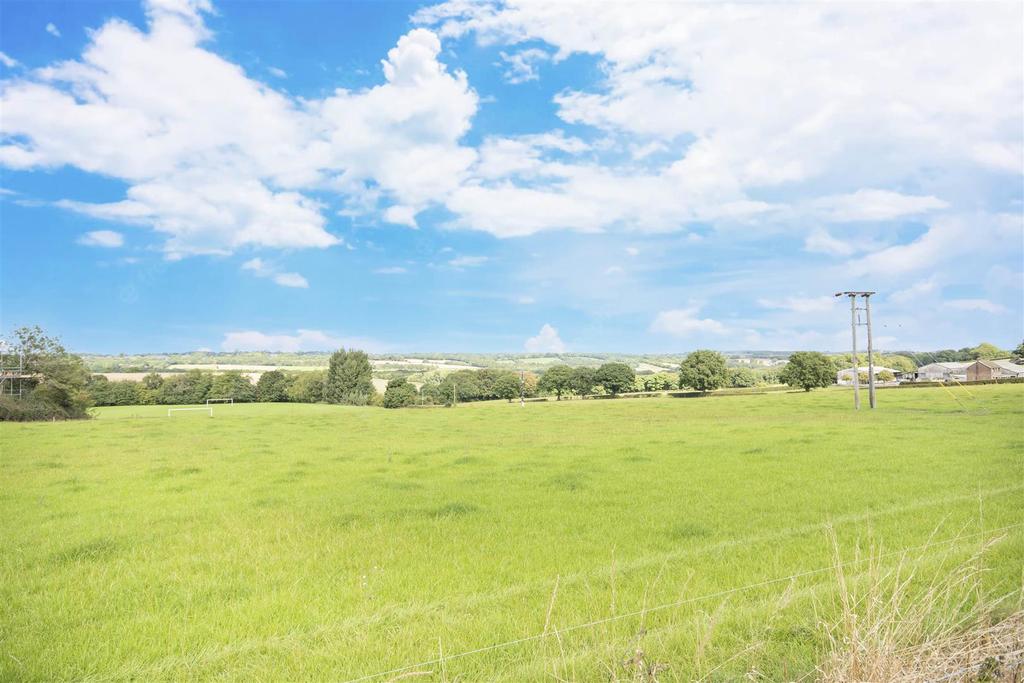 112 Eckington Road, Coal Aston, S18 3AY 2 bed detached bungalow £300,000