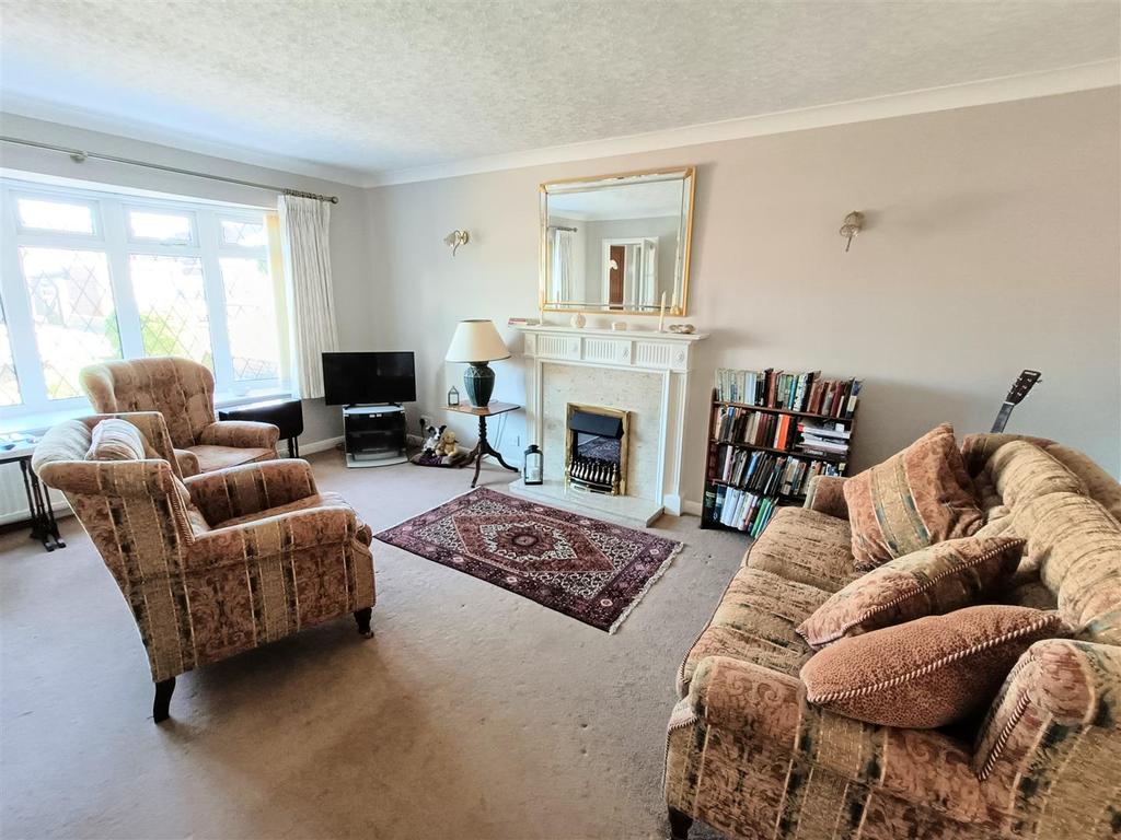 Barley Rise, Strensall, York, YO32 5AB 3 bed detached bungalow £375,000