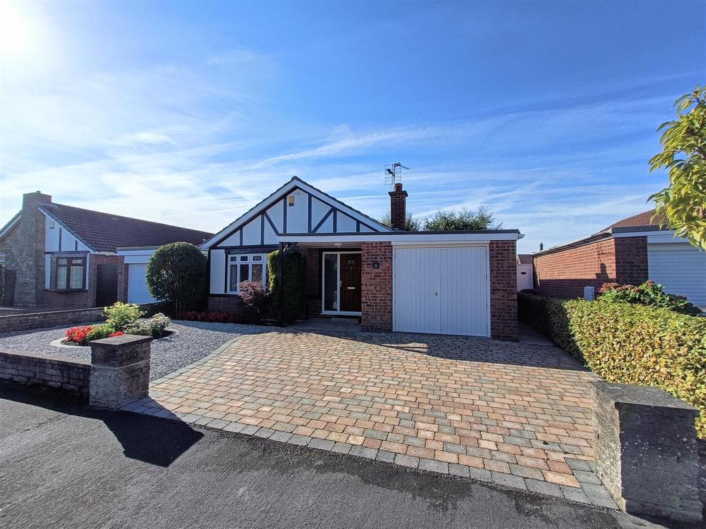 Barley Rise, Strensall, York, YO32 5AB 3 bed detached bungalow £375,000