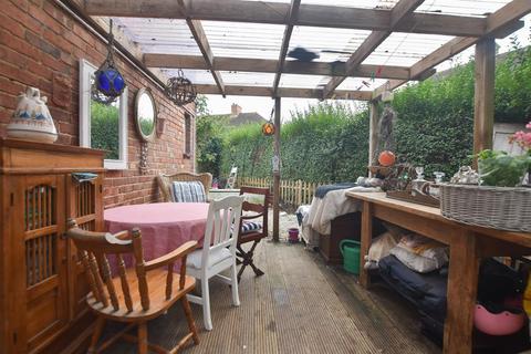 6 Eversley Crescent, St Leonards-on-sea, TN37 6QF