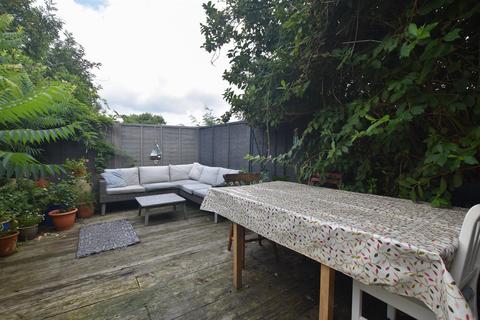 6 Eversley Crescent, St Leonards-on-sea, TN37 6QF