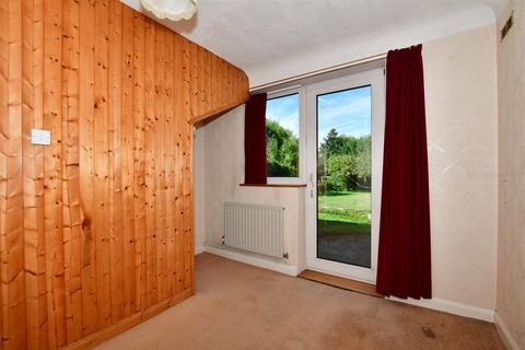 3 bedroom bungalow for sale - Gatesden Road, Fetcham, Leatherhead, Surrey